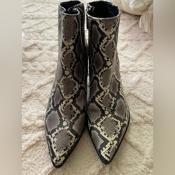 Circus & Co Shoes - Faux Snakeskin Boots Size 8